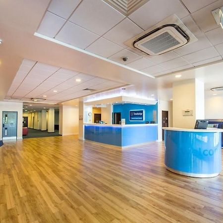Mercure London Gatwick Airport Horley Kültér fotó