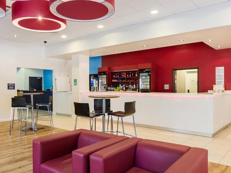 Mercure London Gatwick Airport Horley Kültér fotó
