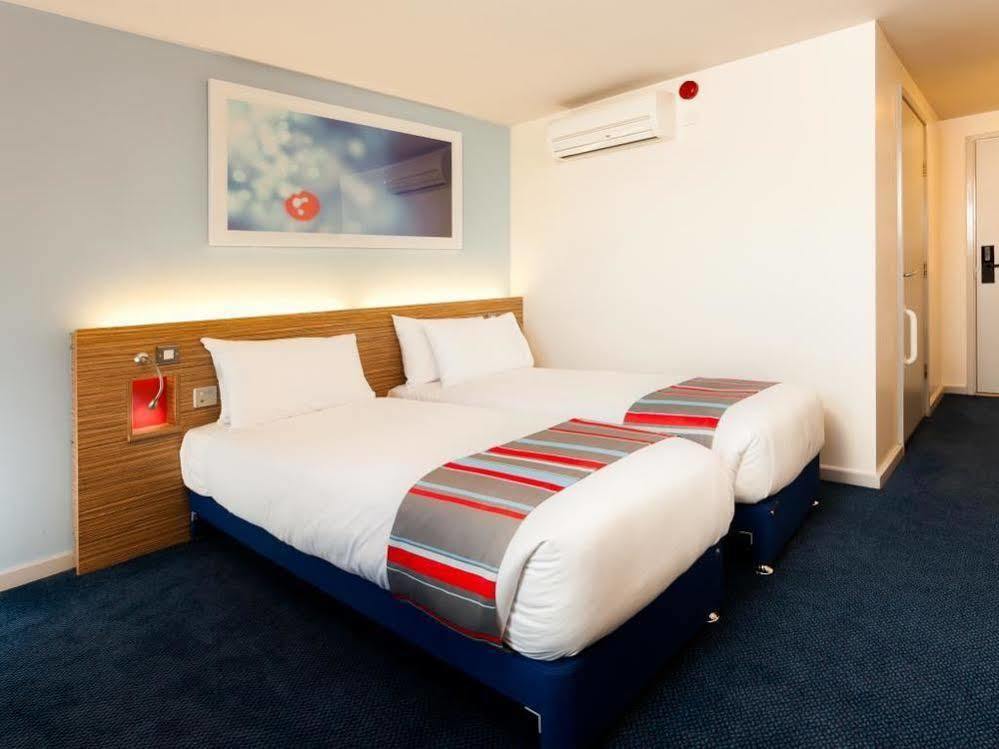 Mercure London Gatwick Airport Horley Kültér fotó
